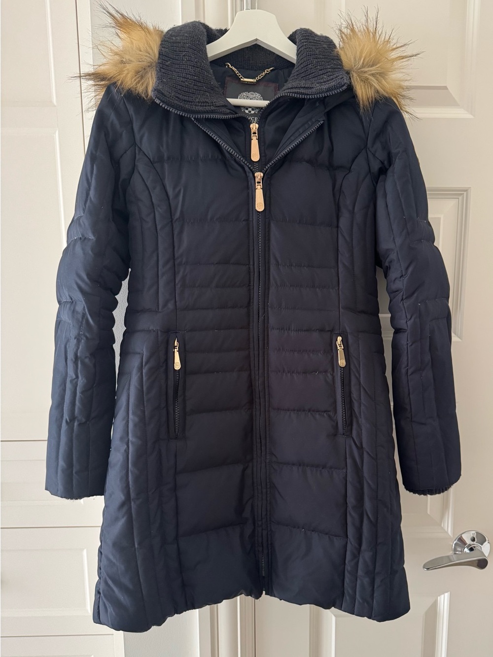 VINCE CAMUTO NAVY QUILTED PUFFER COAT WITH FAUX FUR TRIM